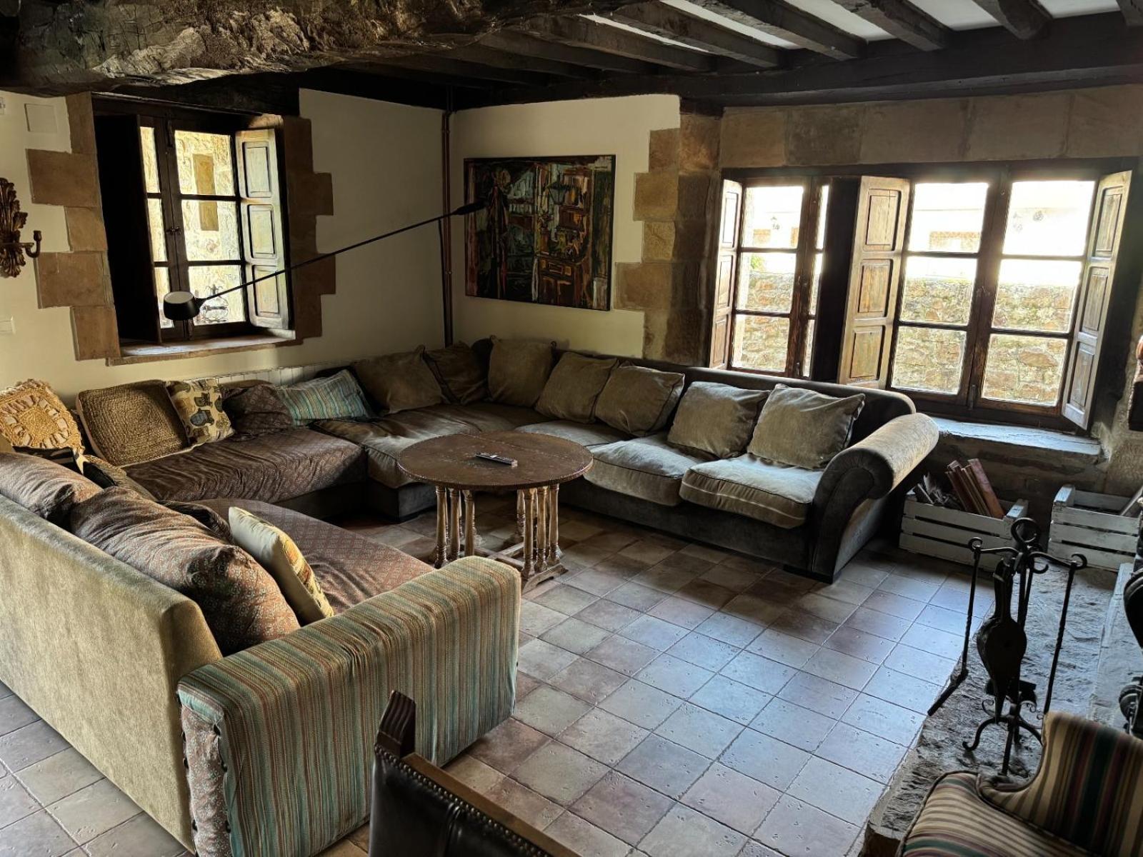Espectacular Casa Rural En Castaneda Socobio Exterior photo